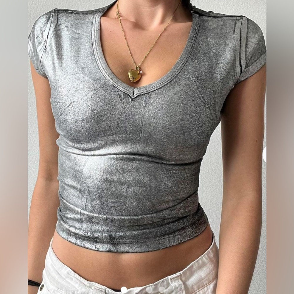 NWT  🖤 LeChateau silver metallic crop top size M